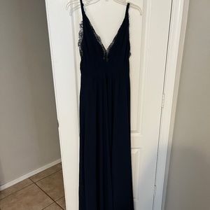 Windsor floor length navy prom dress. Size Large